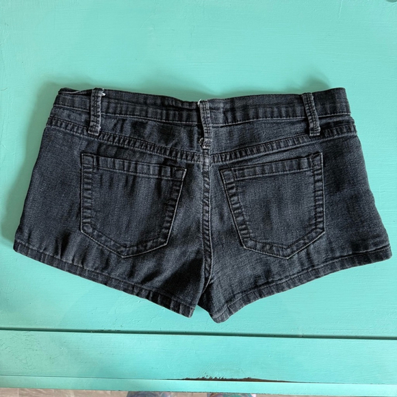 Forever 21 Black Jean Shorts Classic Style 26 - Picture 6 of 6